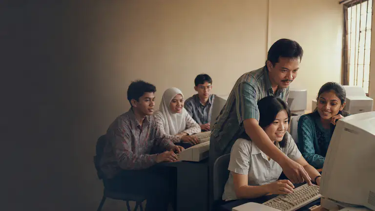 Suasana latihan komputer yang menggambarkan permulaan KTAC pada tahun 1997